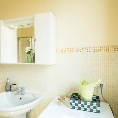 Artists - Con Terrazza E Piscina Appartement