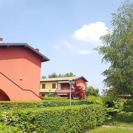 Artists - Con Terrazza E Piscina Appartement